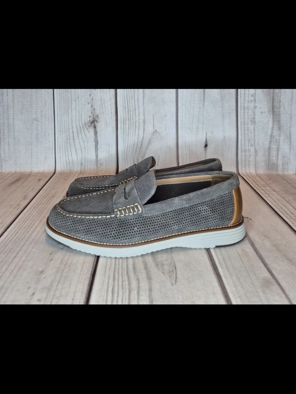 Johnston & Murphy Men's Size 13M Gray Nubuck Perforated Trufoam Loafer Shoes